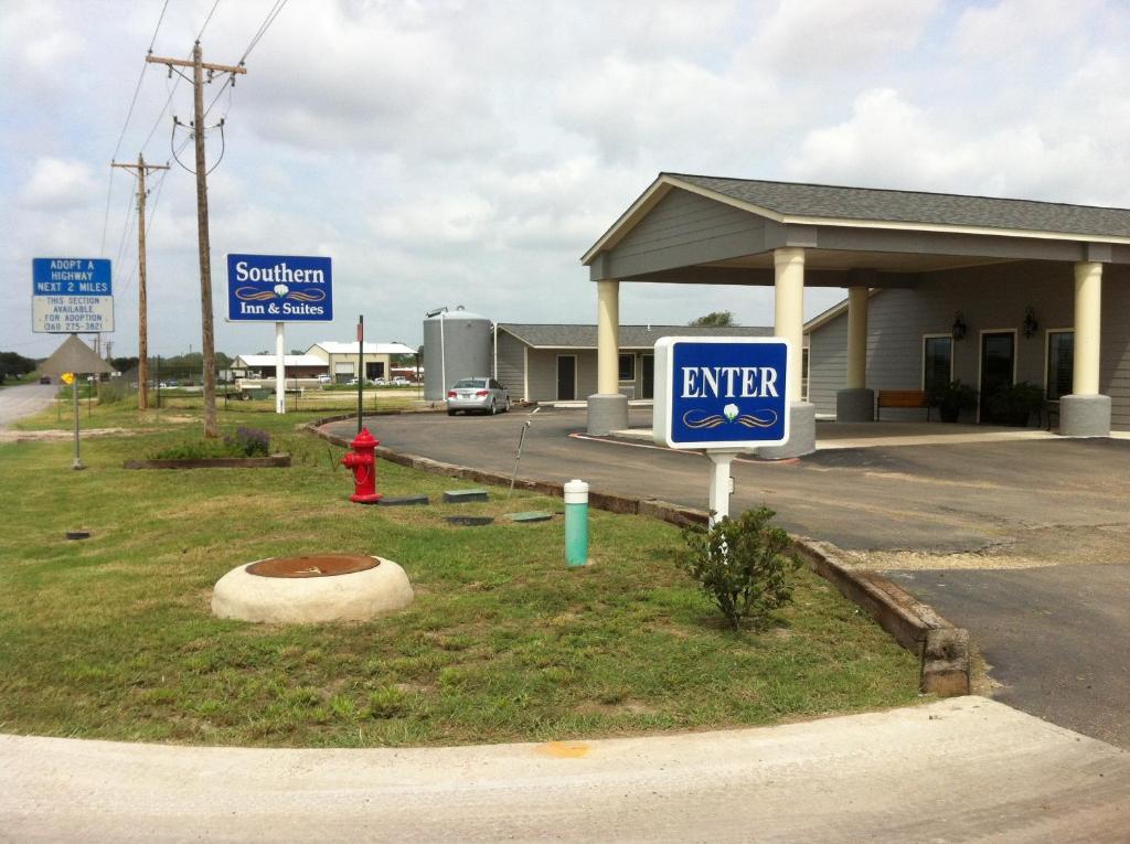 Southern Inn And Suites Yorktown Exterior photo